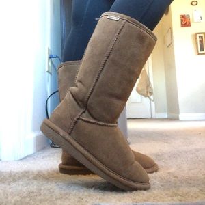 Size 7 Bearpaw boots